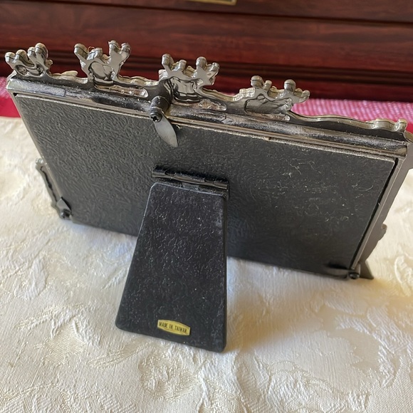 Pewter Christmas Holiday Santa double picture frame - Picture 6 of 7